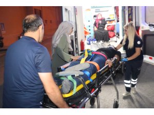 Erzincan'da minibüs şarampole devrildi: 10 yaralı