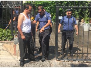 Boşandığı eşini bıçakla ağır yaraladı