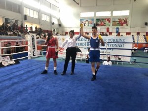 Kağıtsporlu boksörlerden 2 madalya daha