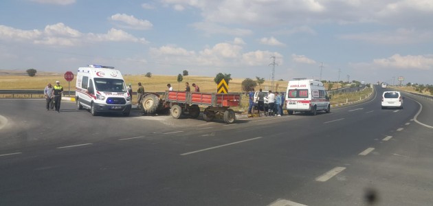 Konya'da traktör ile otomobil çarpıştı: 4 yaralı