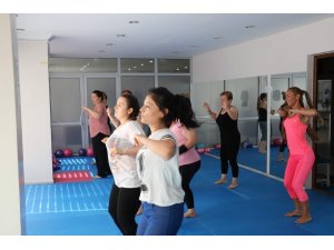 Yunusemreli kadınlar zumbayı çok sevdi