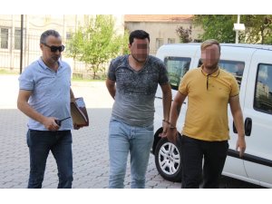 Cep telefonu gaspı iddiasına 2 gözaltı