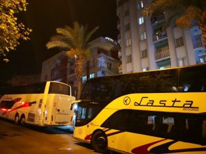 Kuşadası’nda turist otobüsüne molotoflu saldırı