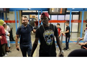 Trabzonspor Zargo Touri ve Eric Ayuk’u Trabzon’a getirdi.