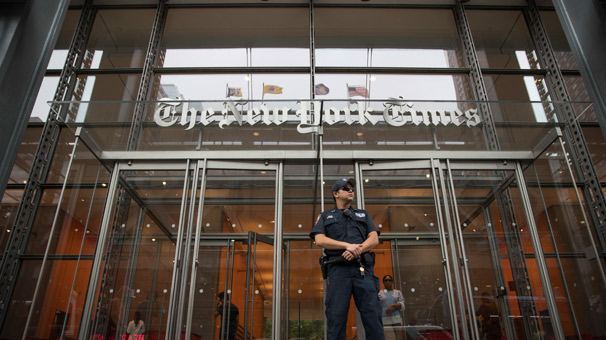 New York Times'tan Trump'a: Artık gazetecilere 'halk düşmanı' demeyi bırak