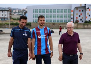 Trabzonspor, İranlı futbolcu Hosseini'yi renklerine bağladı