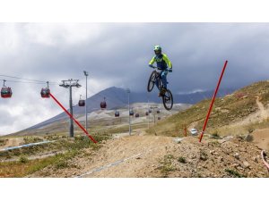 Erciyes’te Uluslararası Downhill Bisikleti Kupası düzenlendi