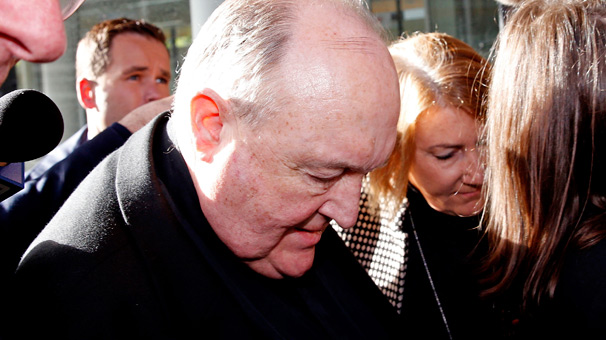 Avustralya'da çocuk istismarını gizleyen başpiskopos istifa etti