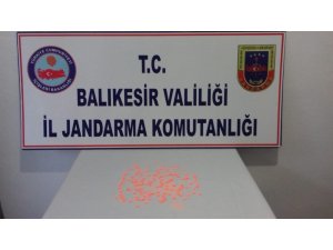 Gözlük kabında uyuşturucu hap ele geçirildi
