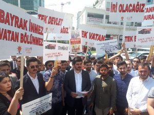 AK Parti Ankara İl Gençlik Kolları, Yargıtay Cumhuriyet Başsavcılığı önünde toplandı