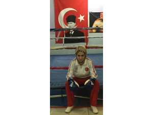 Boksör Neşe Yıldırım, Ahmet Cömert Boks Turnuvası’na hazırlanıyor