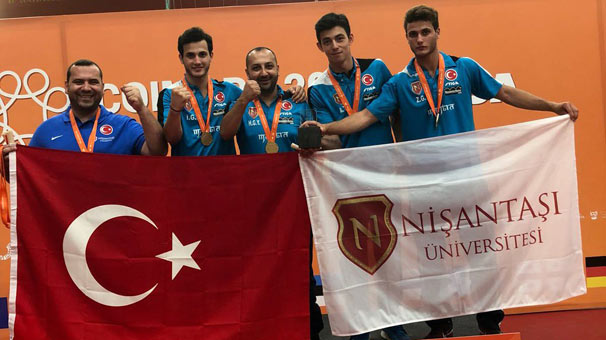 Türkiye'ye masa tenisinde büyük gurur!