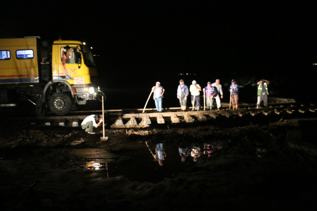Aydın'da sağanak demiryolu ulaşımını aksattı