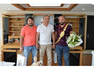 Başpehlivan Okulu, Başkan Uysal’ı ziyaret etti