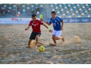 Plaj Futbolu Ligi’nde bol gollü açılış