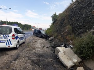 Kamyonet yoldan çıktı: 4 yaralı