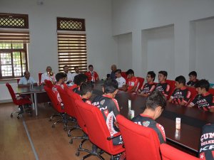 Başkan Oğuz sporcularla buluştu