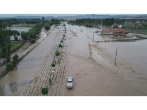 Afyonkarahisar’da sel felaketi hayatı felç etti