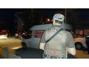 Emniyet teyakkuzda, özel harekat polisiyle yolları beklediler