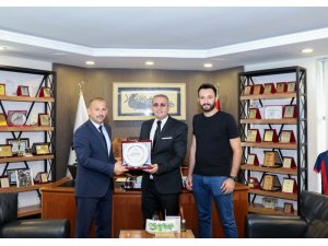 Şampiyon Divapan’a spor müdüründen ziyaret