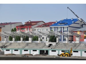 Kars Sentetik Yüzeyli Atletizm Pisti’nin yapımı devam ediyor