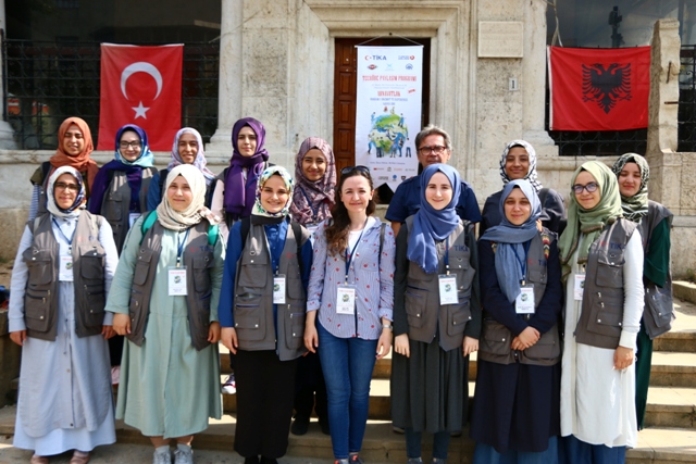 TİKA'nın genç gönüllüleri Arnavutluk'ta