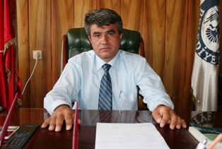 Başkanın makam araçlarına haciz