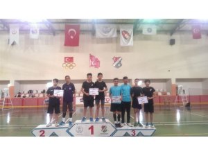 Malatyalı Badmintoncular Elazığ’da dereceyle döndü