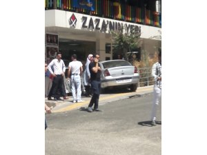 Kontrolden çıkan otomobil iş yerine girdi