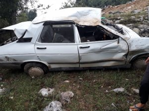 Otomobil şarampole yuvarlandı: 2 yaralı