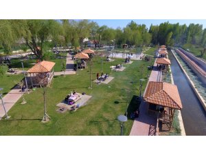 Kırşehir Belediyesi'nin prestij projeleri büyük ilgi görüyor