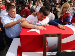 Türkiye şehitlerini uğurlaadı