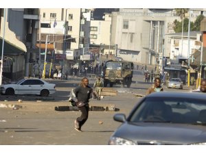 Zimbabve'de seçim karşıtı gösterilerde 3 ölü