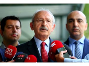 Kılıçdaroğlu, Enis Berberoğlu'nun eşini ziyaret etti