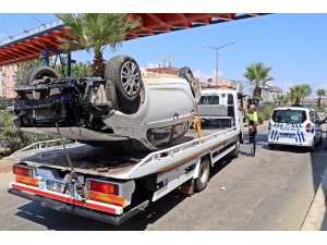 Takla attığı aracının hurdaya döndüğünü gören sürücü gözyaşlarına boğuldu