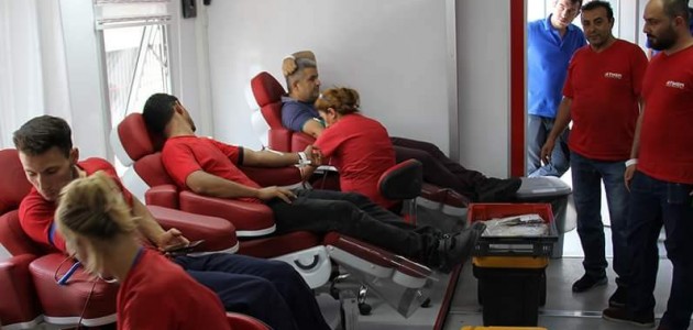 Atiker’den Kızılay’a kan bağışı