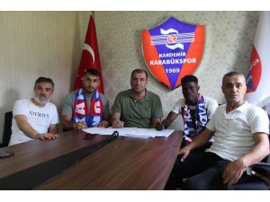 Karabükspor iki genç futbolcuyu kadrosuna kattı