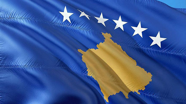 Kosova'da hükümet Türk bayrağına yönelik hakareti kınadı