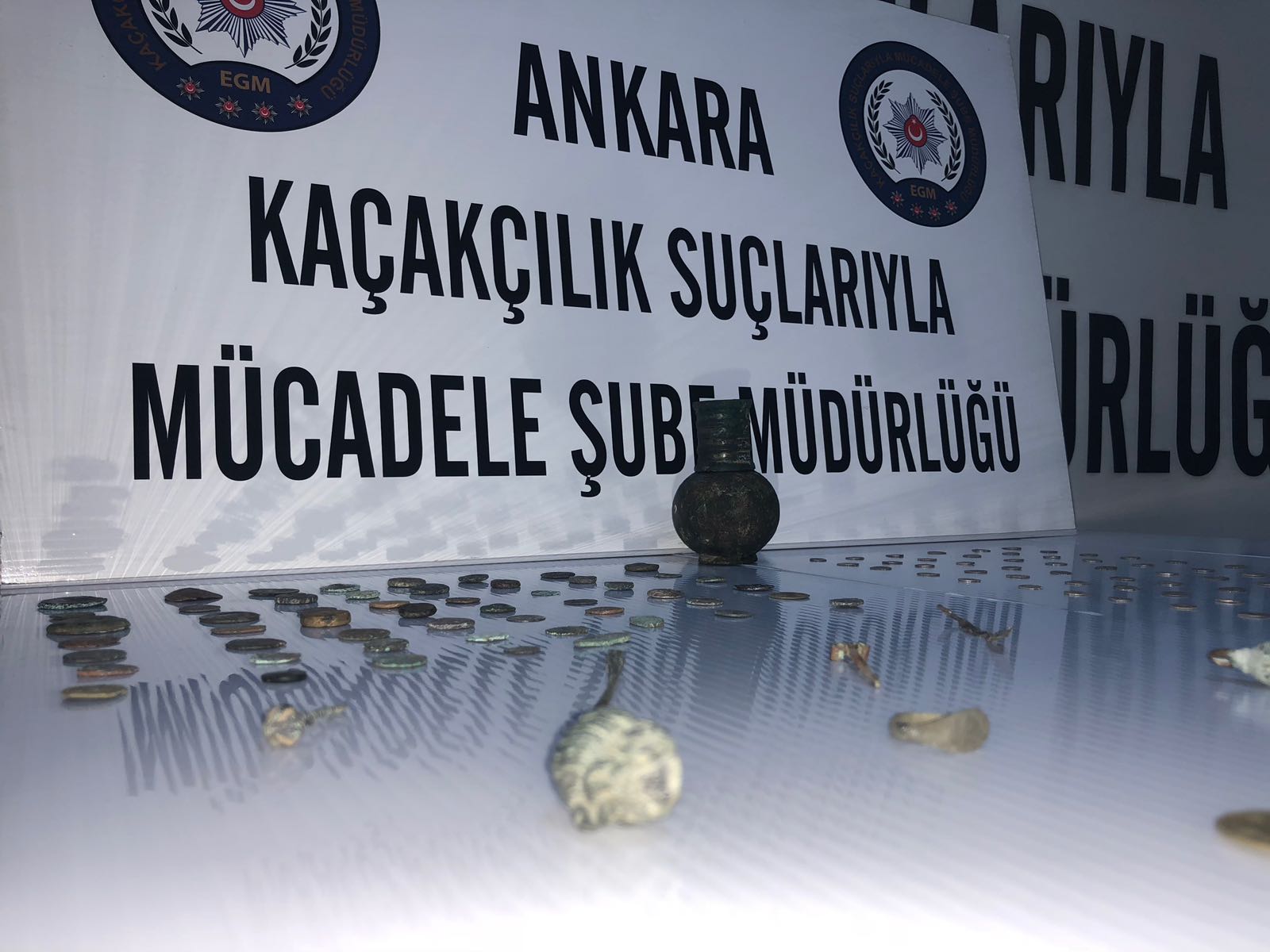 KHK ile rütbesi sökülen polis, tarihi eser kaçırırken yakalandı