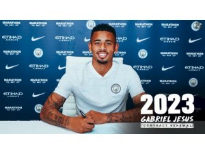 Gabriel Jesus ile 5 yıl daha
