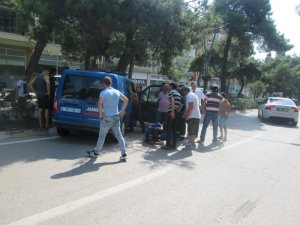 Erdek’te jandarma aracı kaza yaptı: 2 yaralı