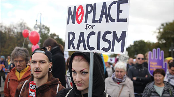 Almanların çoğu ırkçılığı sorun olarak görüyor