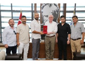 Taraftarlardan Başkan Kzım Kurt’a teşekkür ziyareti