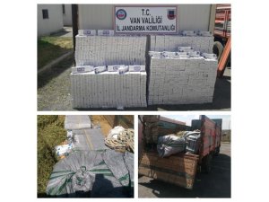 Jandarma ot yüklü kamyonda 15 bin 678 paket kaçak sigara ele geçirdi