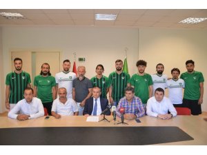 Denizlispor gerçekleştirdiği iç ve dış transferleri açıkladı
