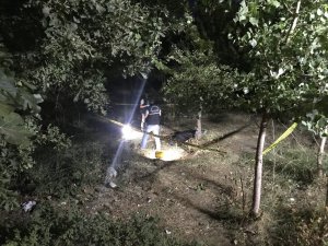 Tarlada erkek cesedi bulundu