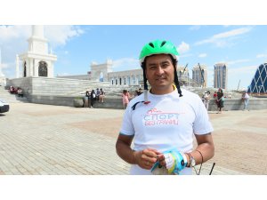 - Kazakistan'da görme engelli bisiklet maratonu