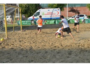 Eskişehir’de Plaj Futbolu Turnuvası başladı