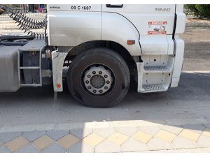 Tırın çarptığı yaşlı kadın hayatını kaybetti