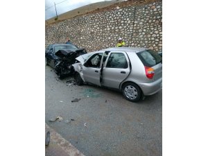 Afyonkarahisar’da trafik kazası: 2 ölü, 5 yaralı